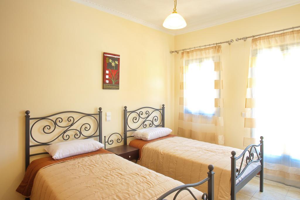 Villa Serene Kamari  Exterior photo